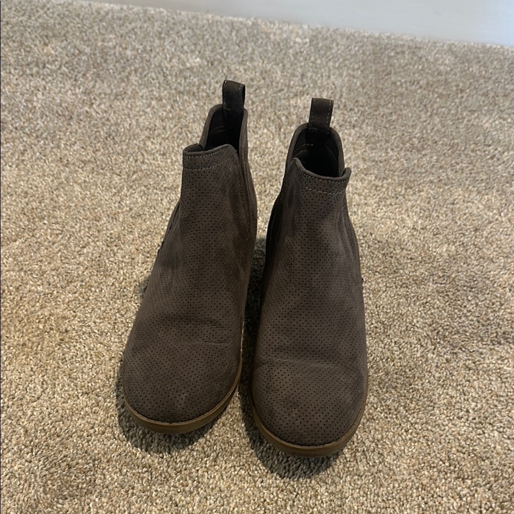 Universal Thread Brown Ankle Boots